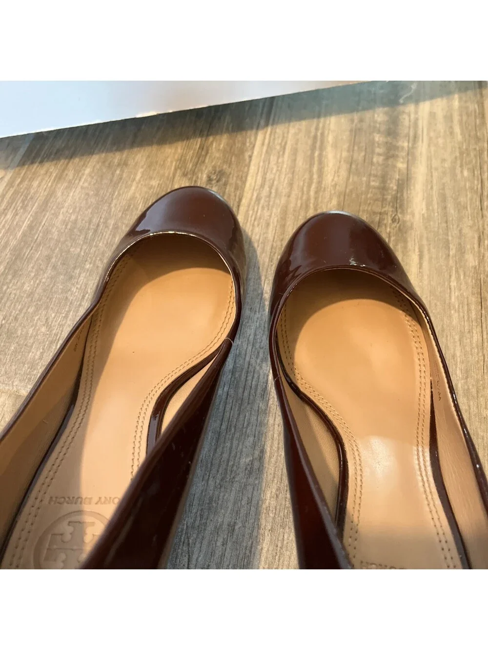 TORY BURCH ASTORIA MAROON RED WEDGE PUMP HEELS SIZE 6.5M